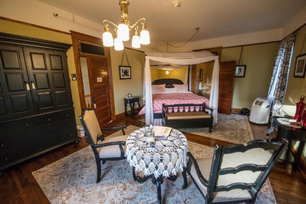 Balch Hotel image 26